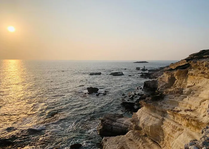 Stylish 2br With Balcony, Pool, Gym, Free Parking At Elysia Park S6 Paphos