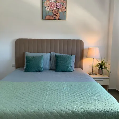 Stylish 2br With Balcony, Pool, Gym, Free Parking At Elysia Park S6 Apartman Paphos