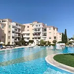Elysia Park B6 - 2br With Sunny Balcony, Pool, Gym, Free Parking *