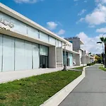 Elysia Park B6 - 2br With Sunny Balcony, Pool, Gym, Free Parking *