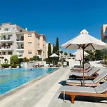 Elysia Park B6 - 2br With Sunny Balcony, Pool, Gym, Free Parking Apartament Paphos