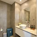 Elysia Park B6 - 2br With Sunny Balcony, Pool, Gym, Free Parking *