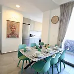 Elysia Park B6 - 2br With Sunny Balcony, Pool, Gym, Free Parking