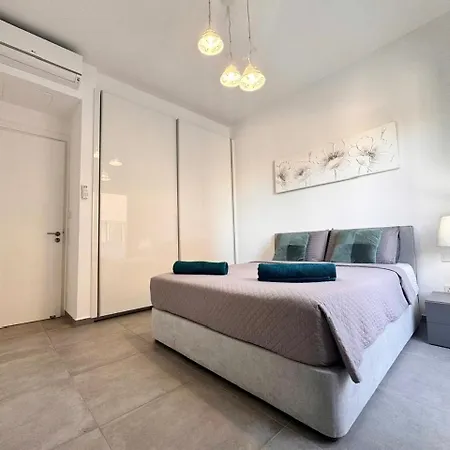 Elysia Park 6 - 2br With Sunny Balcony, Pool, Gym, Free Parking Apartment
