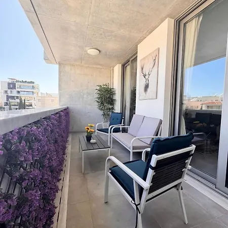 Elysia Park 6 - 2br With Sunny Balcony, Pool, Gym, Free Parking شقة بافوس