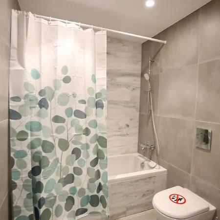 Apartment Elysia Park 6 - 2br With Sunny Balcony, Pool, Gym, Free Parking *