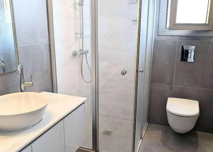 Appartamento Stylish 2br With Balcony, Pool, Gym, Free Parking At Elysia Park S6 Paphos