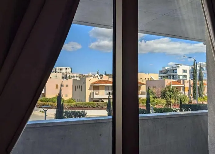 Stylish 2br With Balcony, Pool, Gym, Free Parking At Elysia Park S6 Lägenhet Paphos