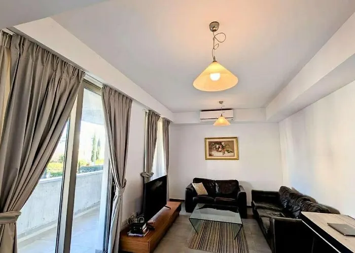 Stylish 2br With Balcony, Pool, Gym, Free Parking At Elysia Park S6
