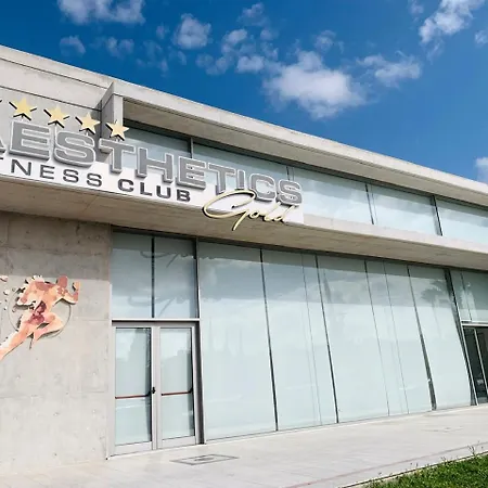 Stylish 2br With Balcony, Pool, Gym, Free Parking At Elysia Park S6 * פאפוס