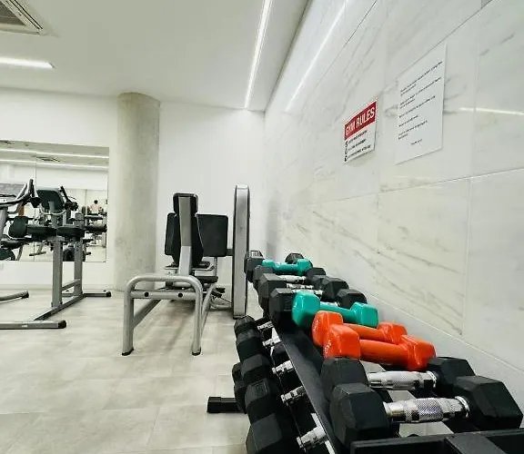 Stylish 2br With Balcony, Pool, Gym, Free Parking At Elysia Park S6 * פאפוס